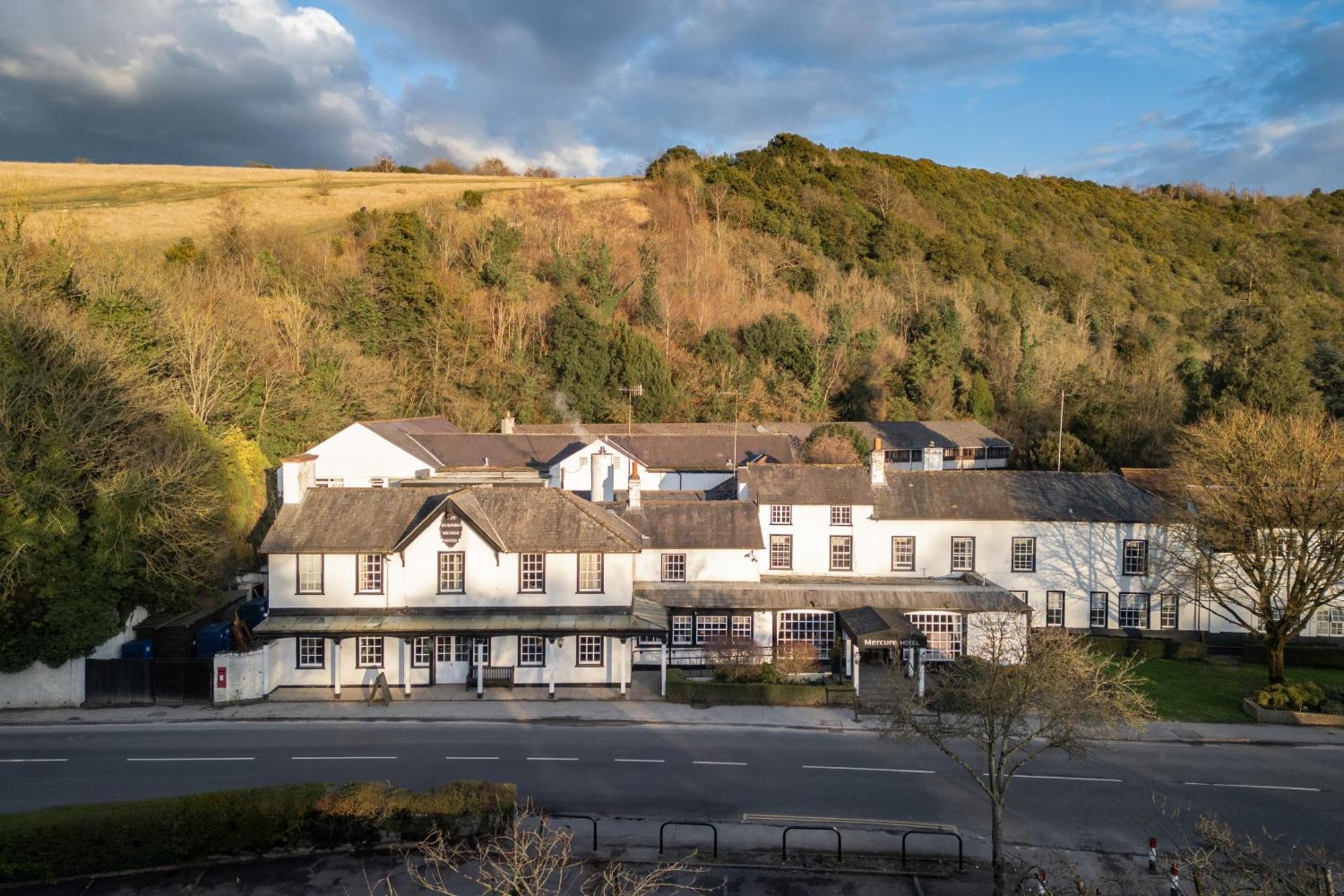 Mercure Box Hill Burford Bridge Hotel Dorking Exterior photo